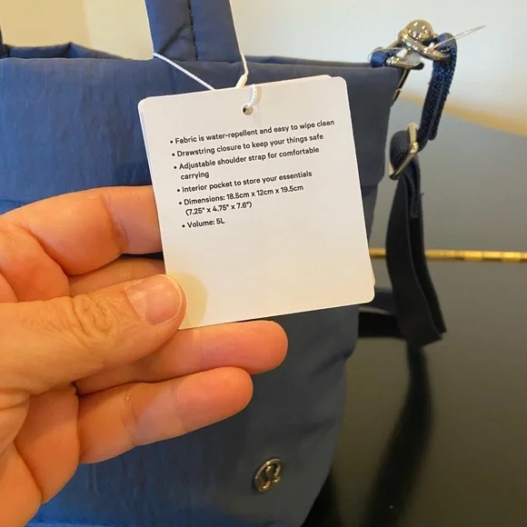 NWT Athletic Athleisure Minimalist Travel RARE Lululemon On My Level Bag *Micro - Picture 14 of 17